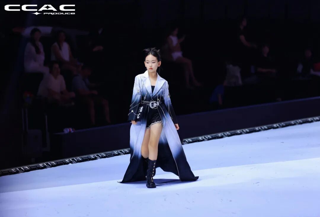 闫潇娢1.jpg