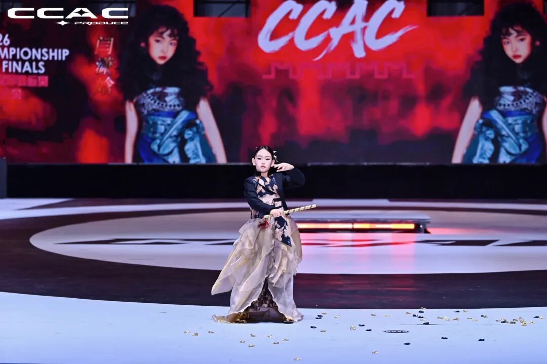 闫潇娢2.jpg